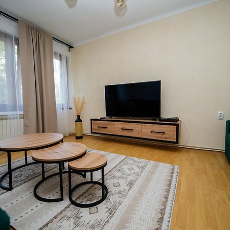 Cozy One-Bedroom Apartment Near City Center Saraievo Exterior foto